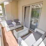 Apartman With A Parking Space - 15790 Zára