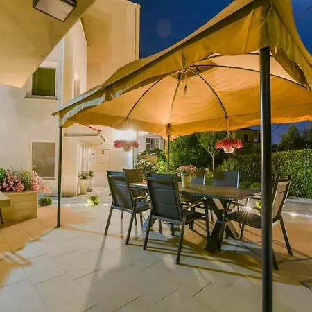 With A Parking Space - 15790 Lägenhet Zadar